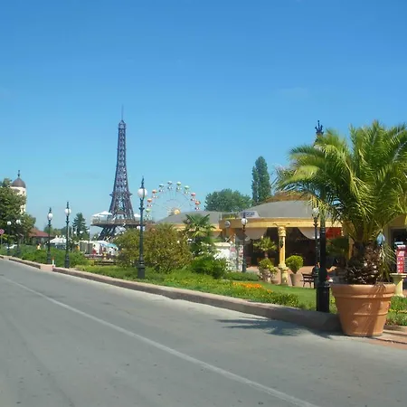 Europroperties Zlatna Kotva Апартаменты *